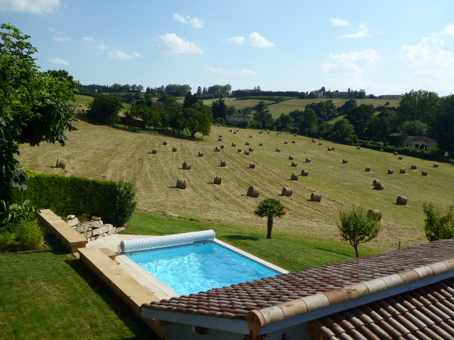 Gîte rural près de Lyon avec piscine et jacuzzi